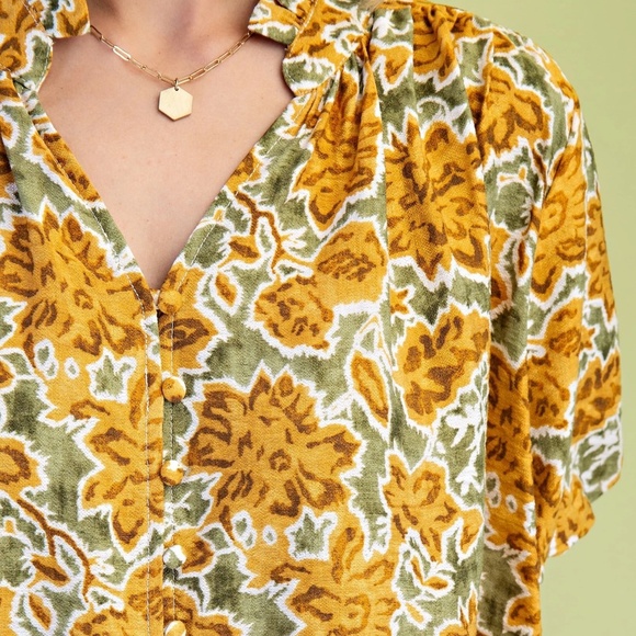 NWT floral Blouse Top - Picture 2 of 6